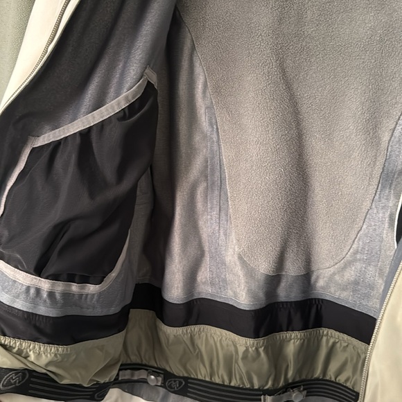 Cloudveil Gore-Tex Softshell - Picture 10 of 16